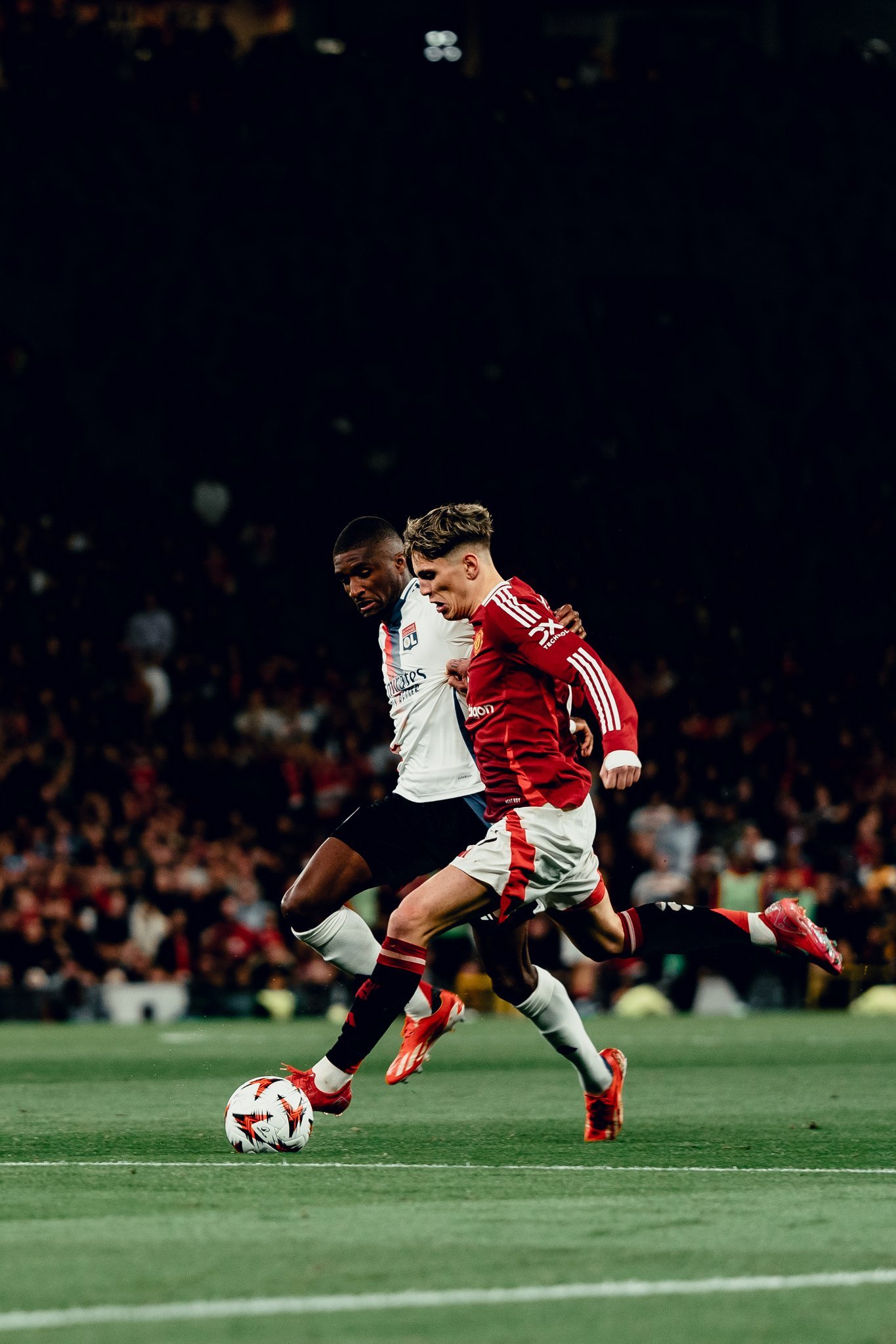 里昂战平那不勒斯,格列兹曼补时绝平西甲的简单介绍 里昂战平那不勒斯,格列兹曼补时绝平西甲的简单介绍